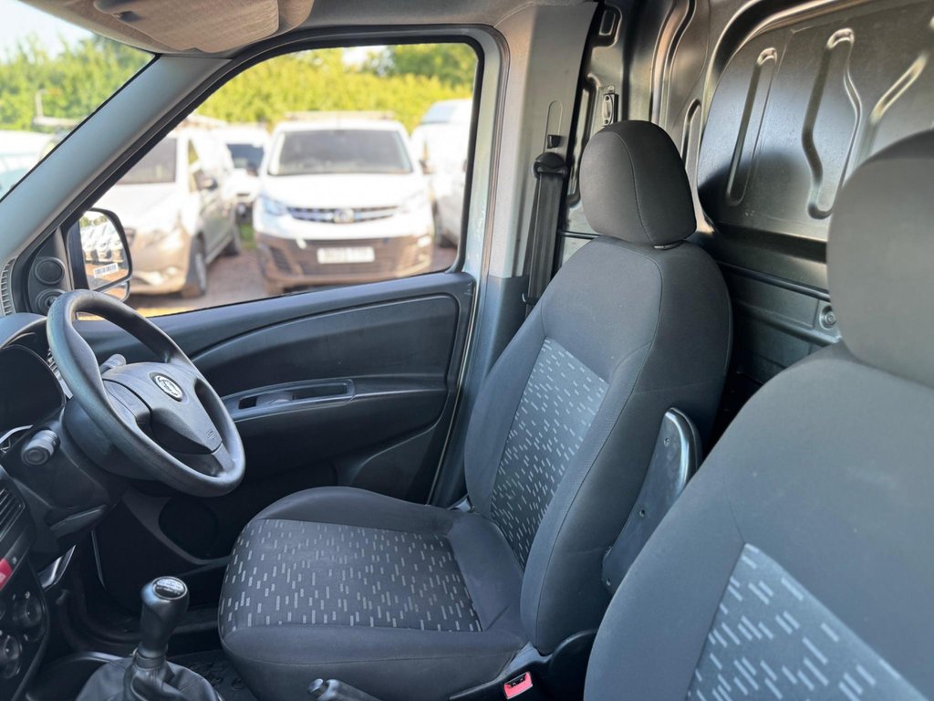 Used Vauxhall Combo 2017 for sale - 78095968: Photo 29