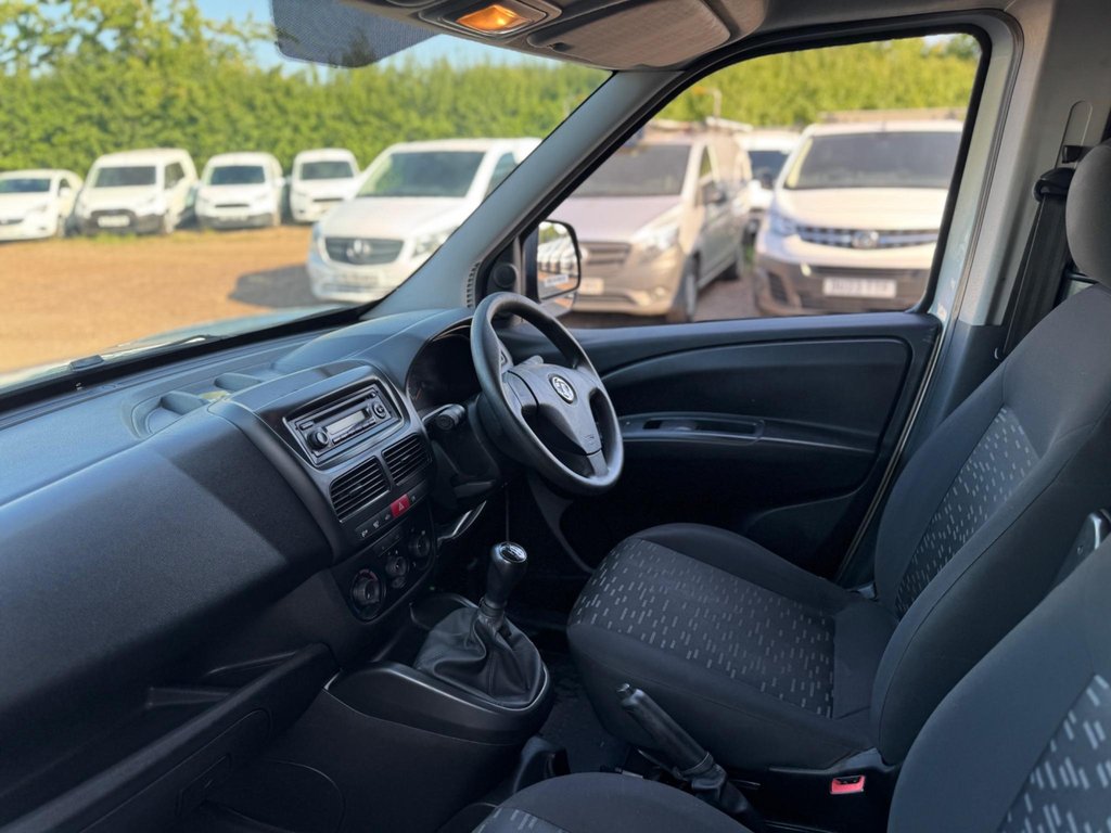 Used Vauxhall Combo 2017 for sale - 78095968: Photo 31