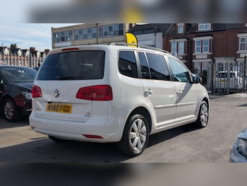 Used Volkswagen Touran 2011 for sale - 76926485: Photo