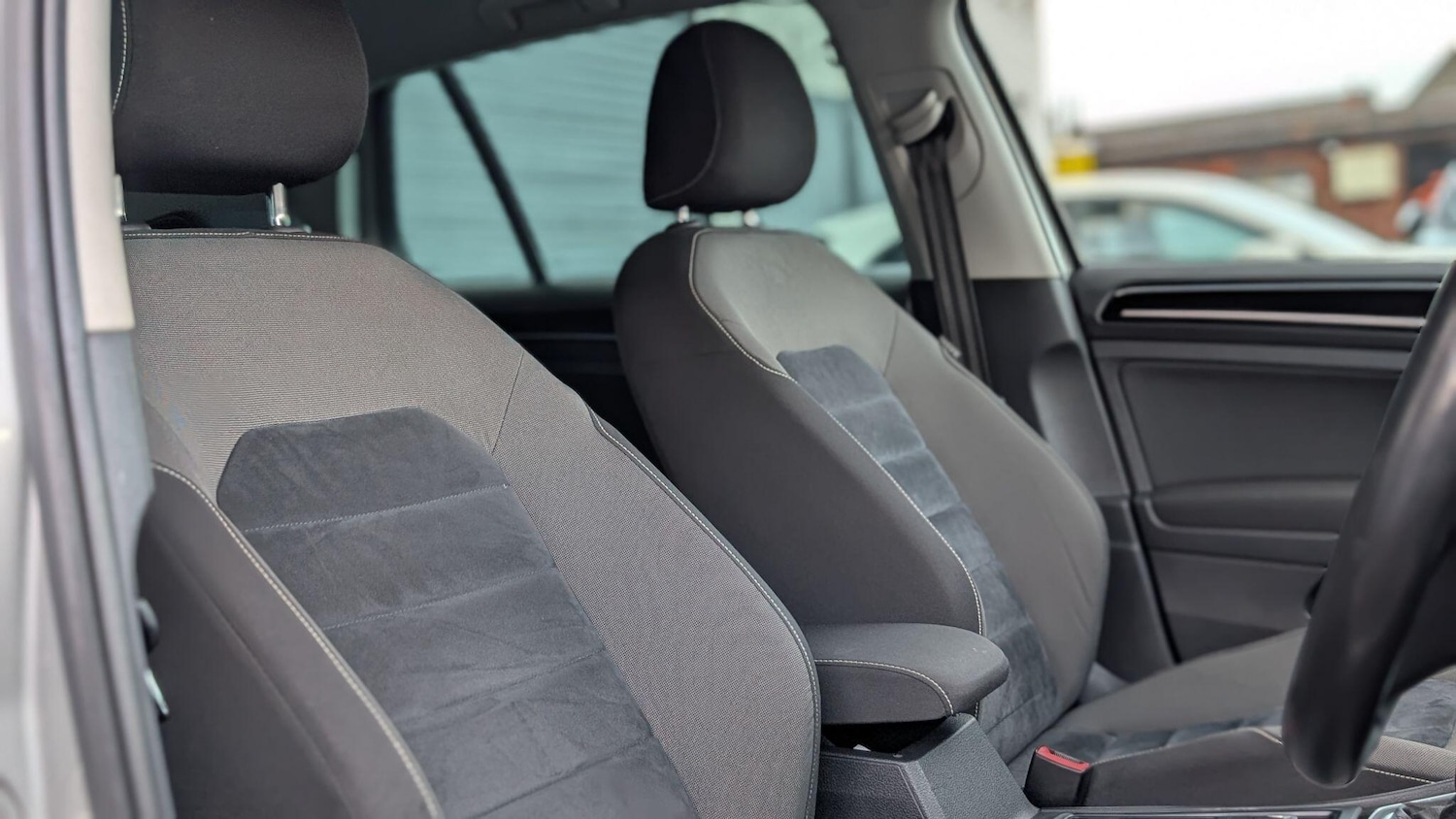 Used Volkswagen Golf 2025 for sale - 76850208: Photo 30