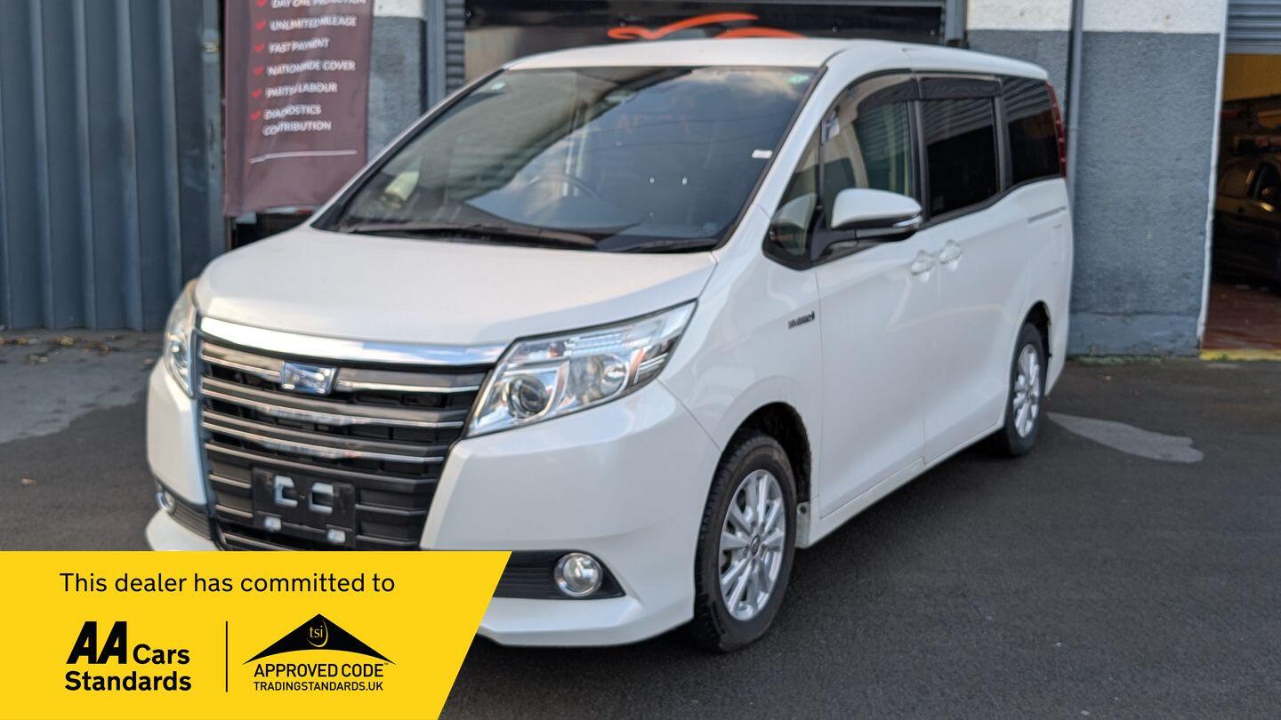 Used Toyota Noah for sale - 76996110: Photo 1