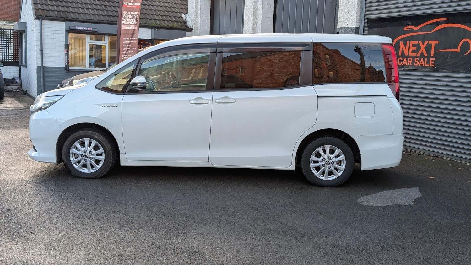 Used Toyota Noah for sale - 76996110: Photo 6