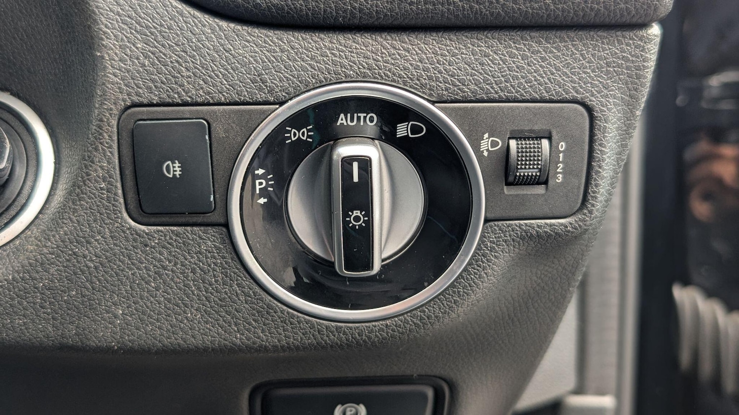 Used Mercedes-Benz GLA 2015 for sale - 76988739: Photo 17