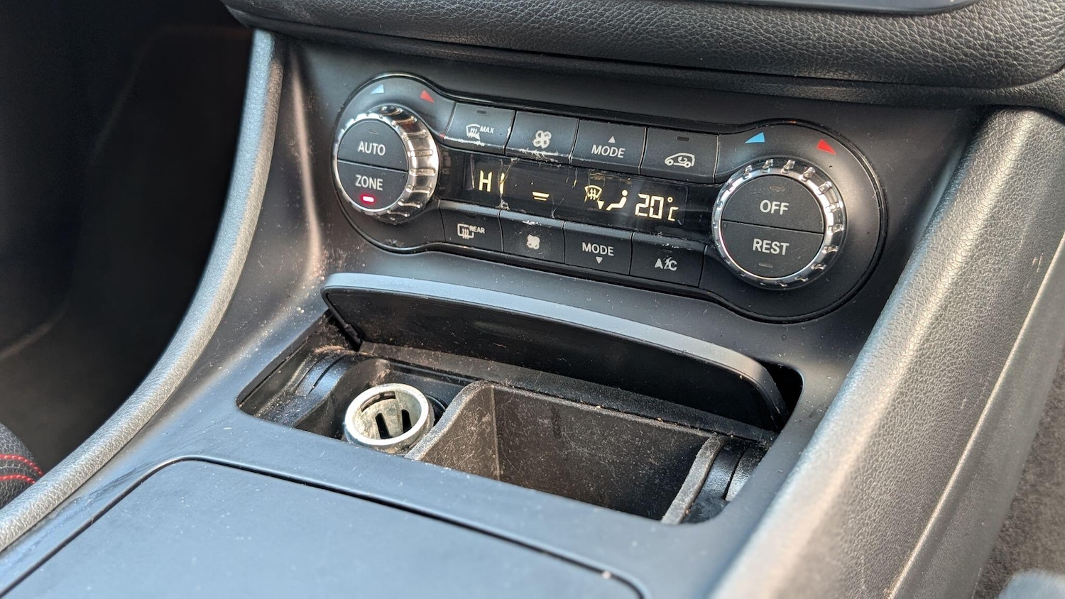 Used Mercedes-Benz GLA 2015 for sale - 76988739: Photo 21