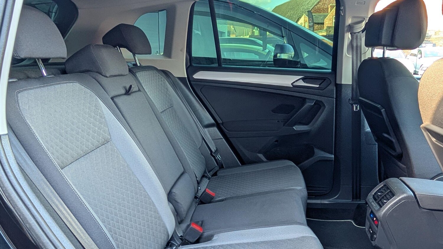 Used Volkswagen Tiguan 2020 for sale - 77066385: Photo 37