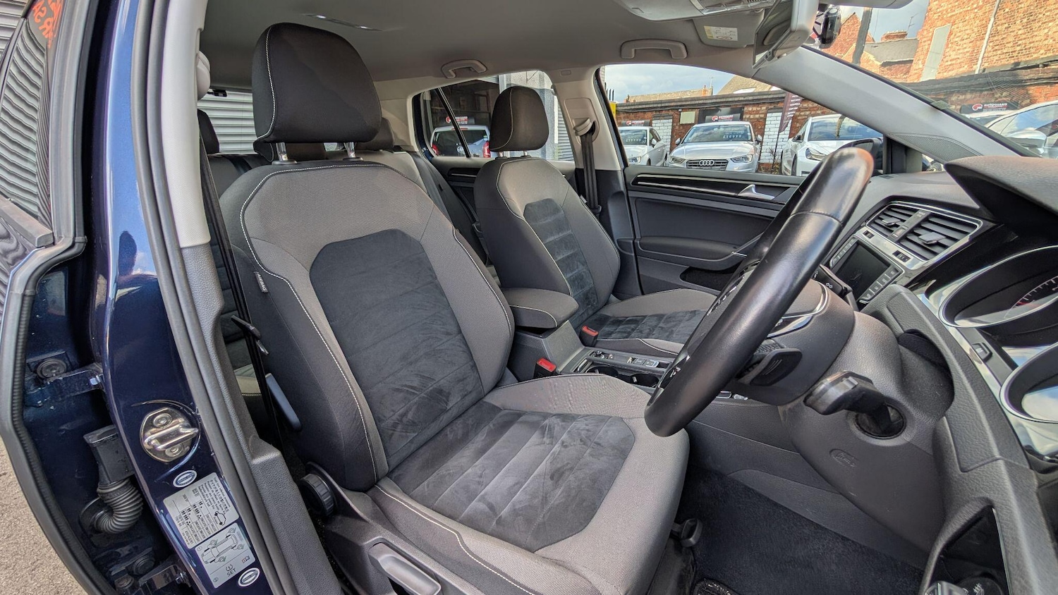 Used Volkswagen Golf 2025 for sale - 77066380: Photo 34