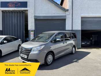 (16) - Voxy 1.8 Hybrid 7 Seats 5dr