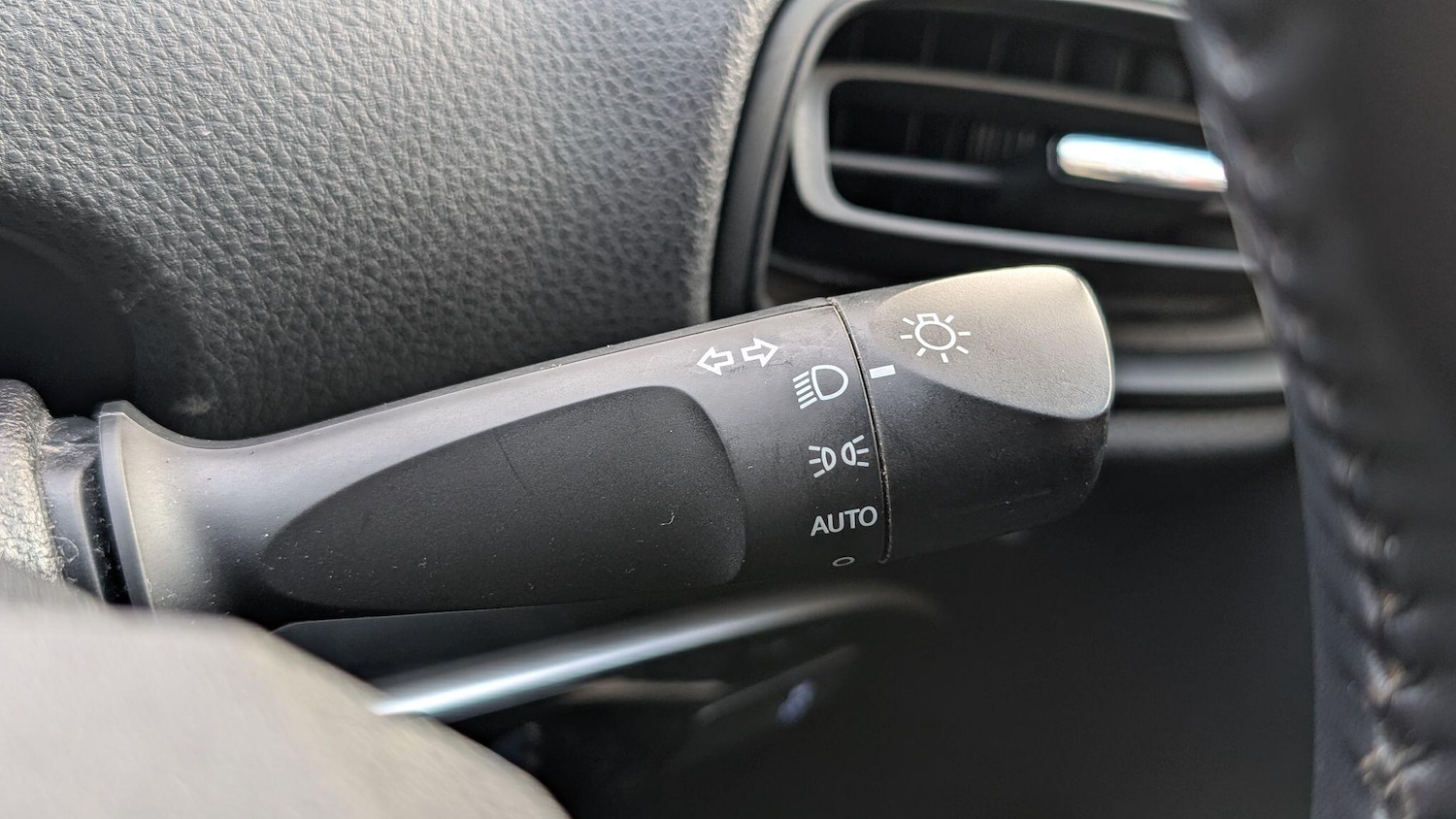 Used Toyota Prius 2025 for sale - 76850260: Photo 23