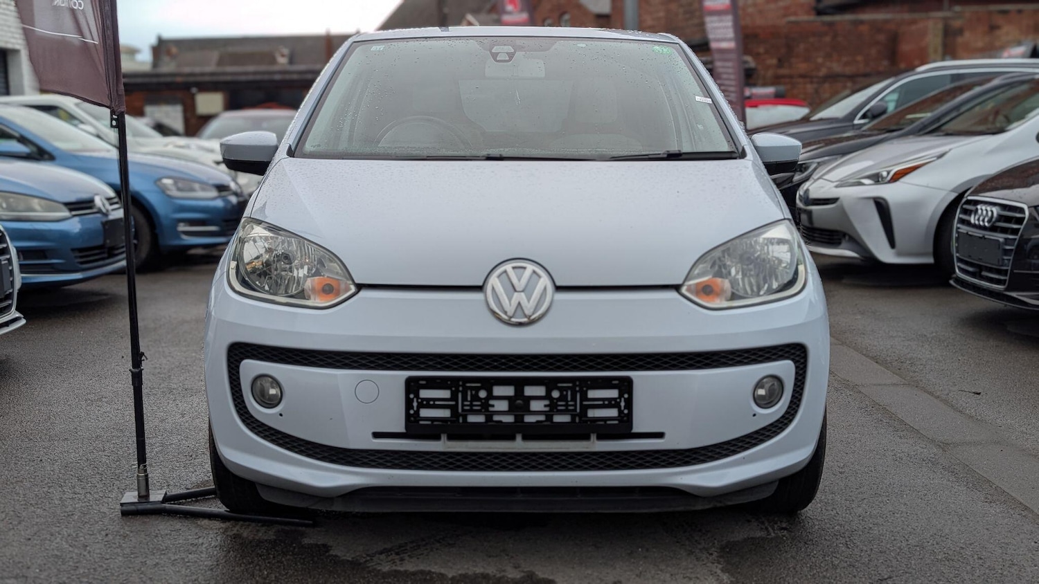Used Volkswagen up! for sale - 76976356: Photo 2