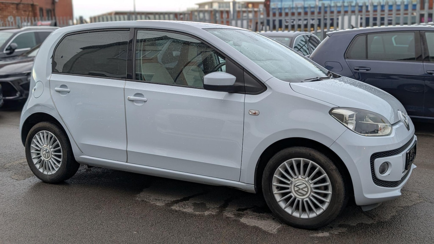 Used Volkswagen up! for sale - 76976356: Photo 4