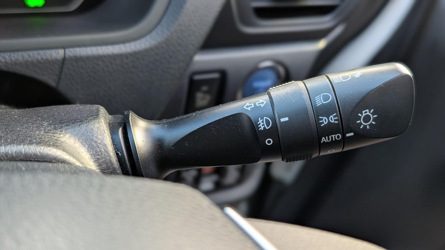 Used Toyota Noah for sale - 76667110: Photo 11