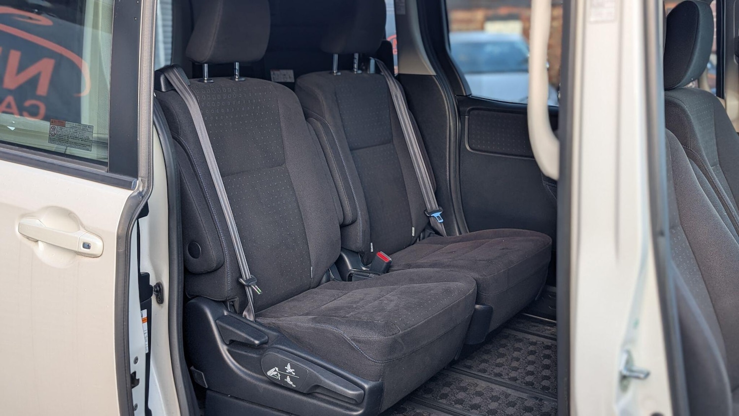 Used Toyota Noah for sale - 76667110: Photo 19