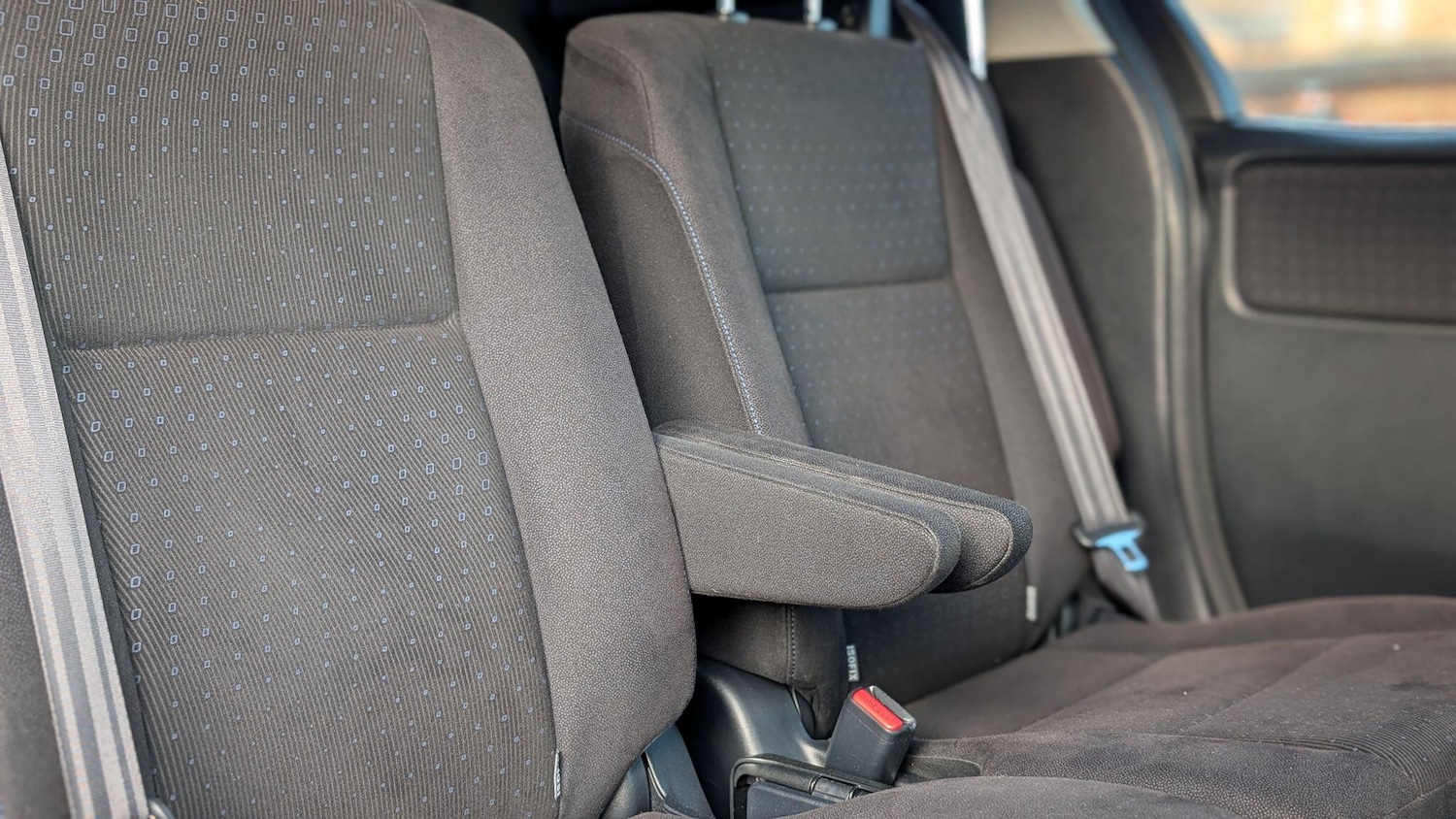 Used Toyota Noah for sale - 76667110: Photo 36