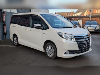 Used Toyota Noah 2016 for sale - 76667110: Photo