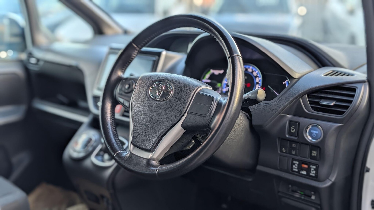 Used Toyota Noah for sale - 76667110: Photo 7