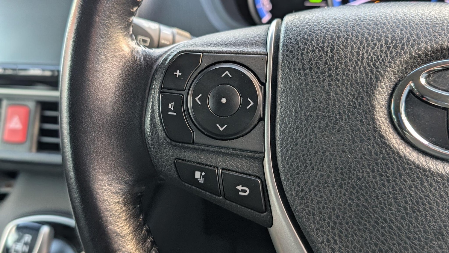 Used Toyota Noah for sale - 76667110: Photo 9