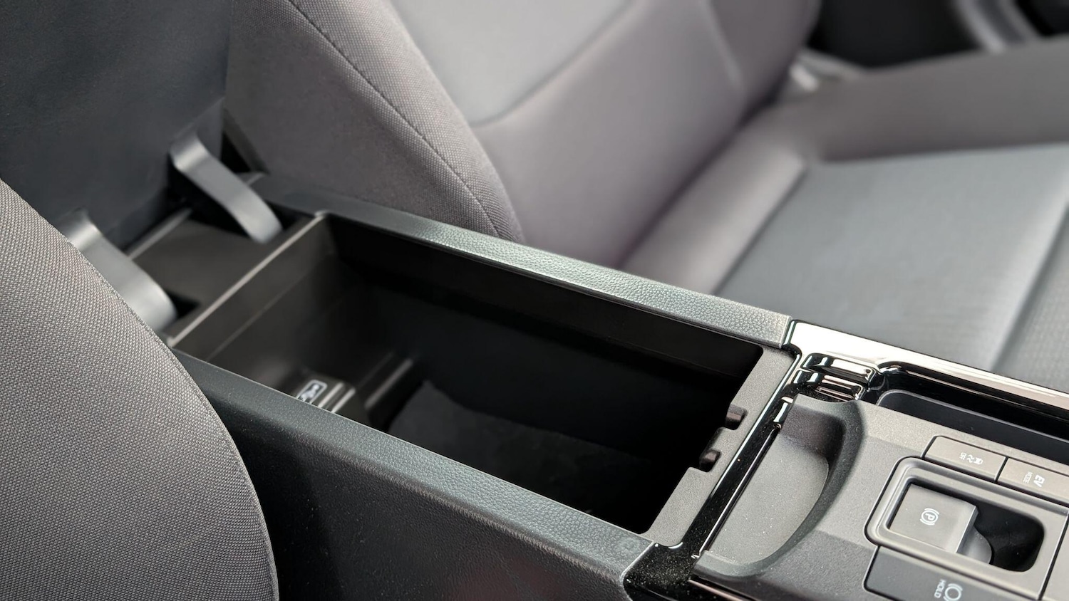 Used Toyota Prius 2025 for sale - 76839582: Photo 34