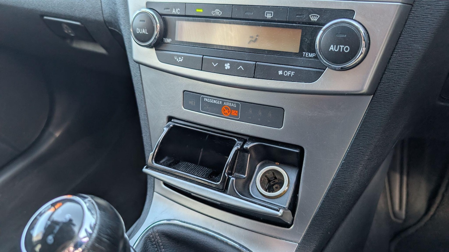 Used Toyota Avensis 2014 for sale - 76456825: Photo 25