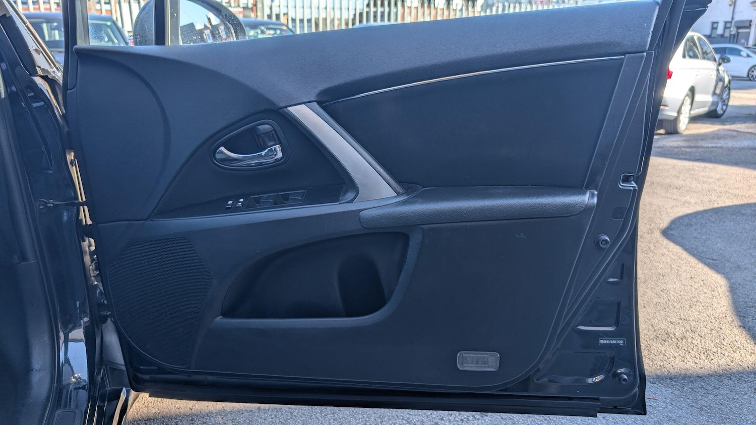 Used Toyota Avensis 2014 for sale - 76456825: Photo 30