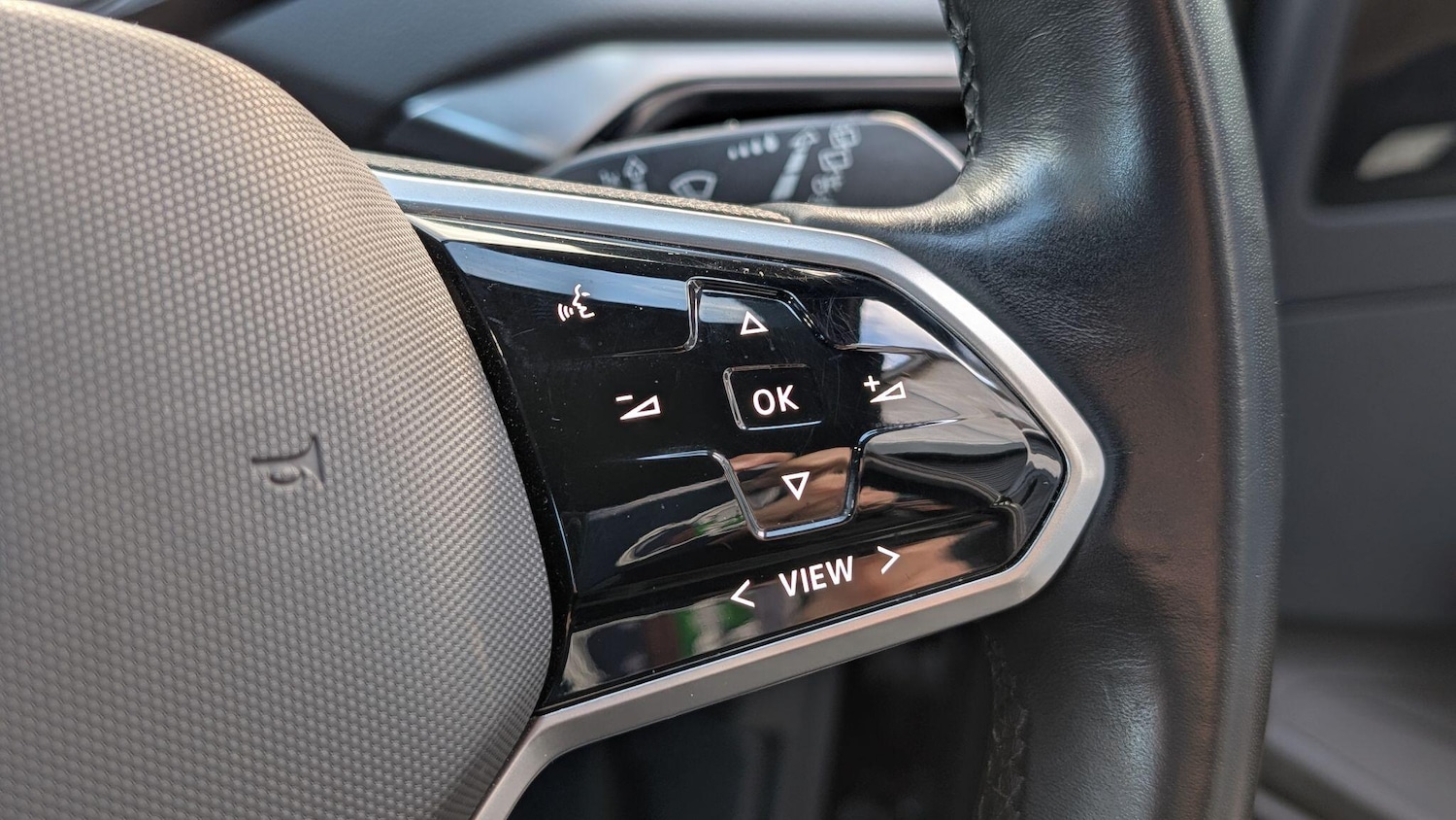 Used Volkswagen ID.4 2023 for sale - 76714145: Photo 12