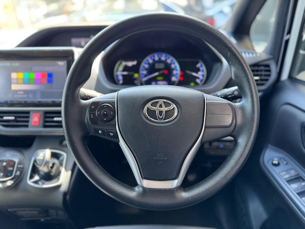 Used Toyota Voxy 2025 for sale - 75233228: Photo 10