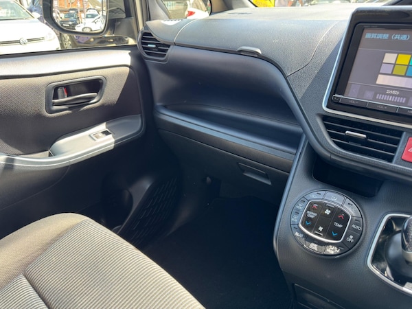 Used Toyota Voxy 2025 for sale - 75233228: Photo 23