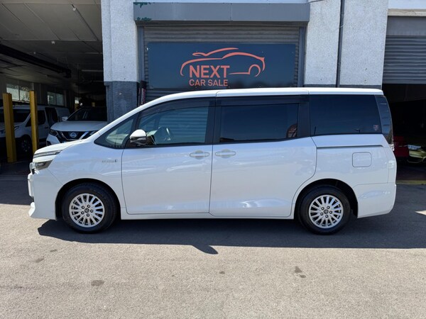 Used Toyota Voxy 2025 for sale - 75233228: Photo 8