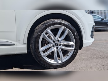 Used Audi Q7 2015 for sale - 79440685: Photo