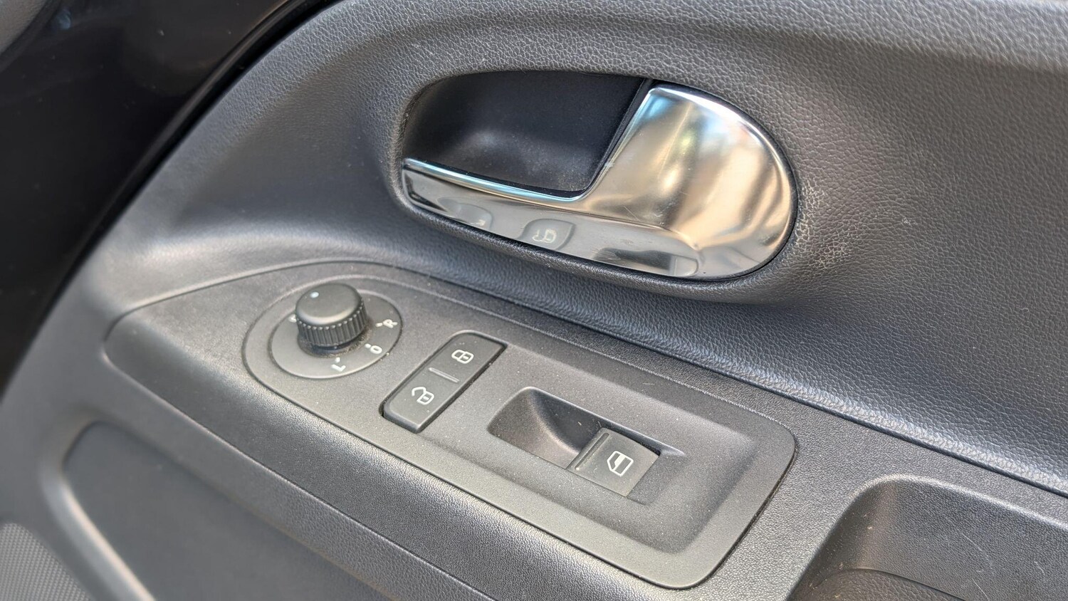 Used Volkswagen up! for sale - 78058729: Photo 24