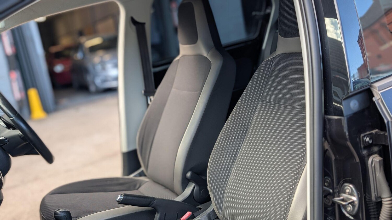 Used Volkswagen up! for sale - 78058729: Photo 37