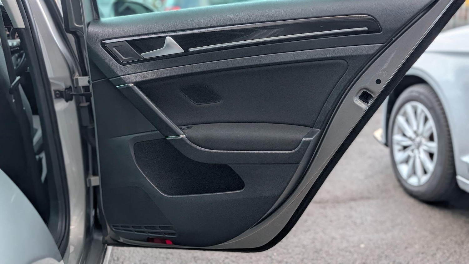 Used Volkswagen Golf 2025 for sale - 77067040: Photo 40