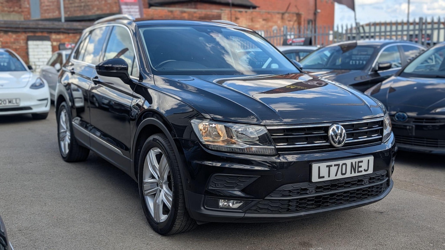 Used Volkswagen Tiguan 2020 for sale - 76989327: Photo 3