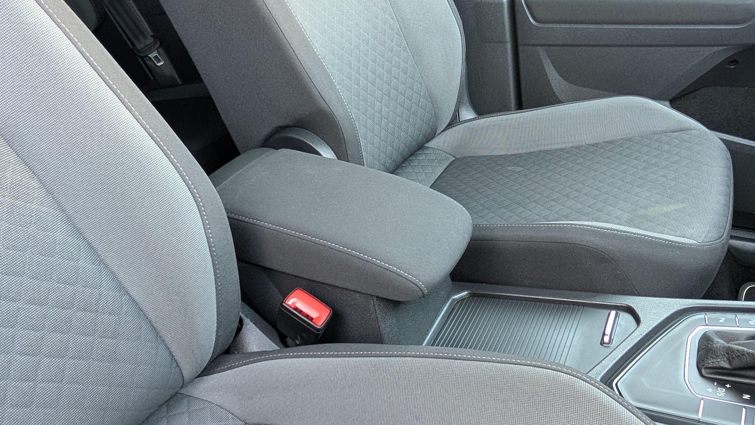 Used Volkswagen Tiguan 2020 for sale - 76989327: Photo 32