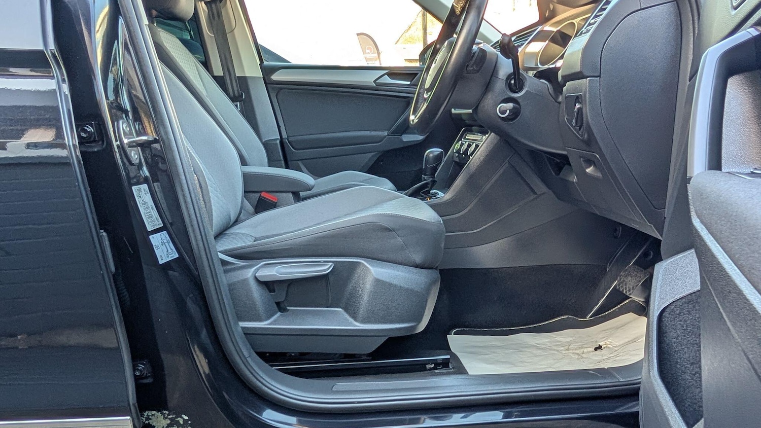 Used Volkswagen Tiguan 2020 for sale - 76989327: Photo 35