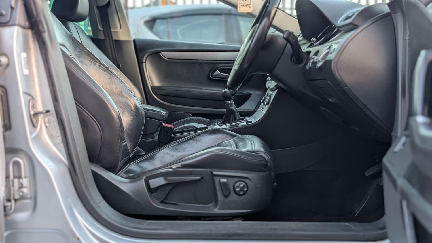 Used Volkswagen CC 2011 for sale - 77081653: Photo 32