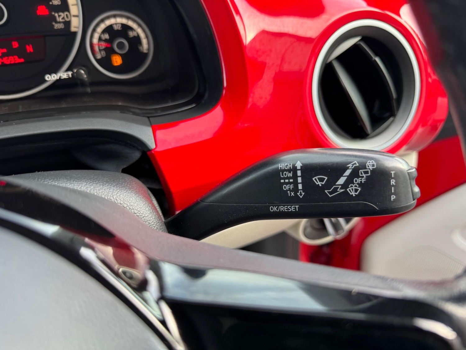 Used Volkswagen up! 2025 for sale - 76992622: Photo 15