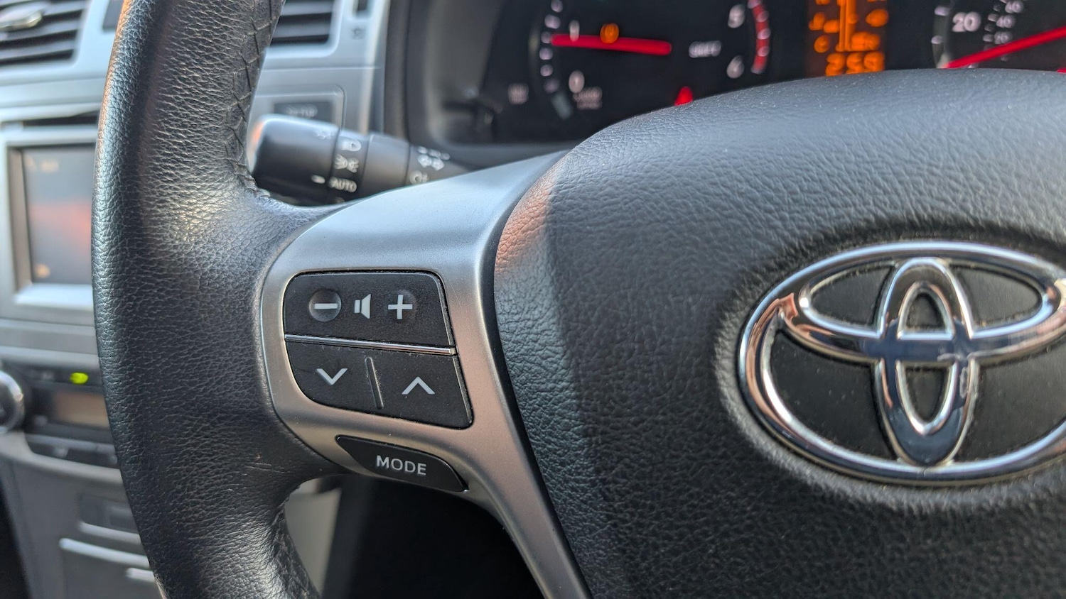 Used Toyota Avensis 2014 for sale - 76059369: Photo 16