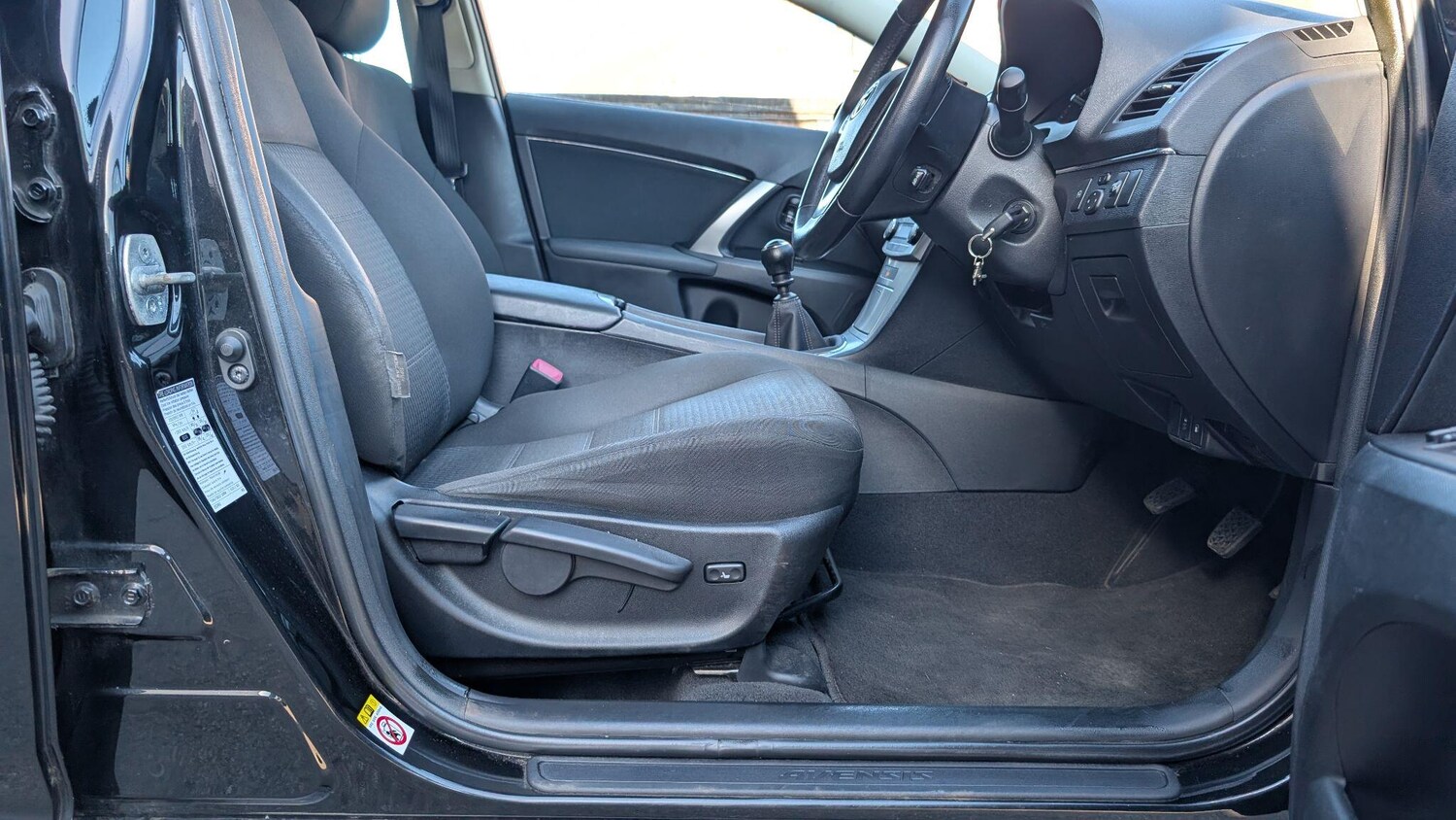 Used Toyota Avensis 2014 for sale - 76059369: Photo 32