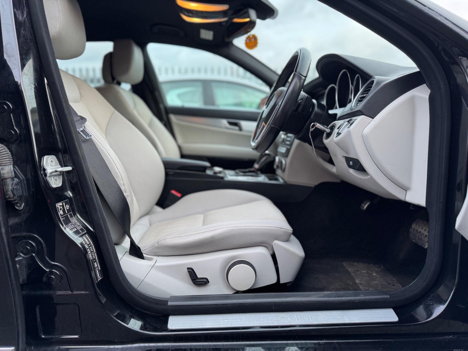 Used Mercedes-Benz C Class 2012 for sale - 77893089: Photo 12