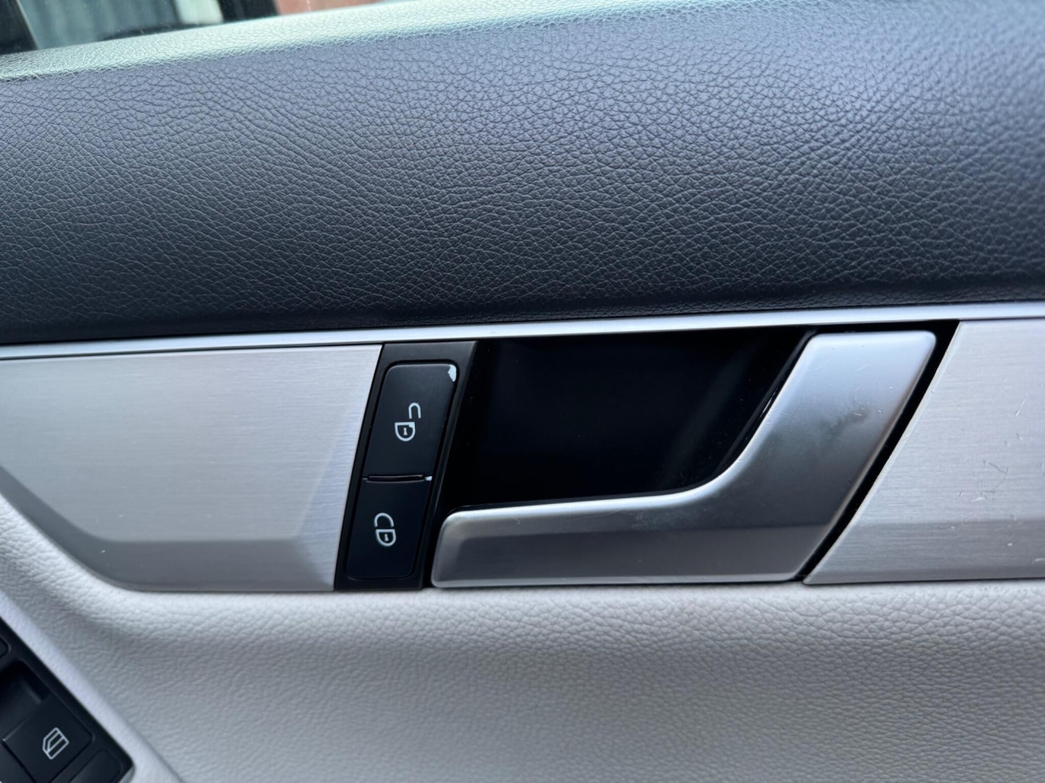 Used Mercedes-Benz C Class 2012 for sale - 77893089: Photo 18