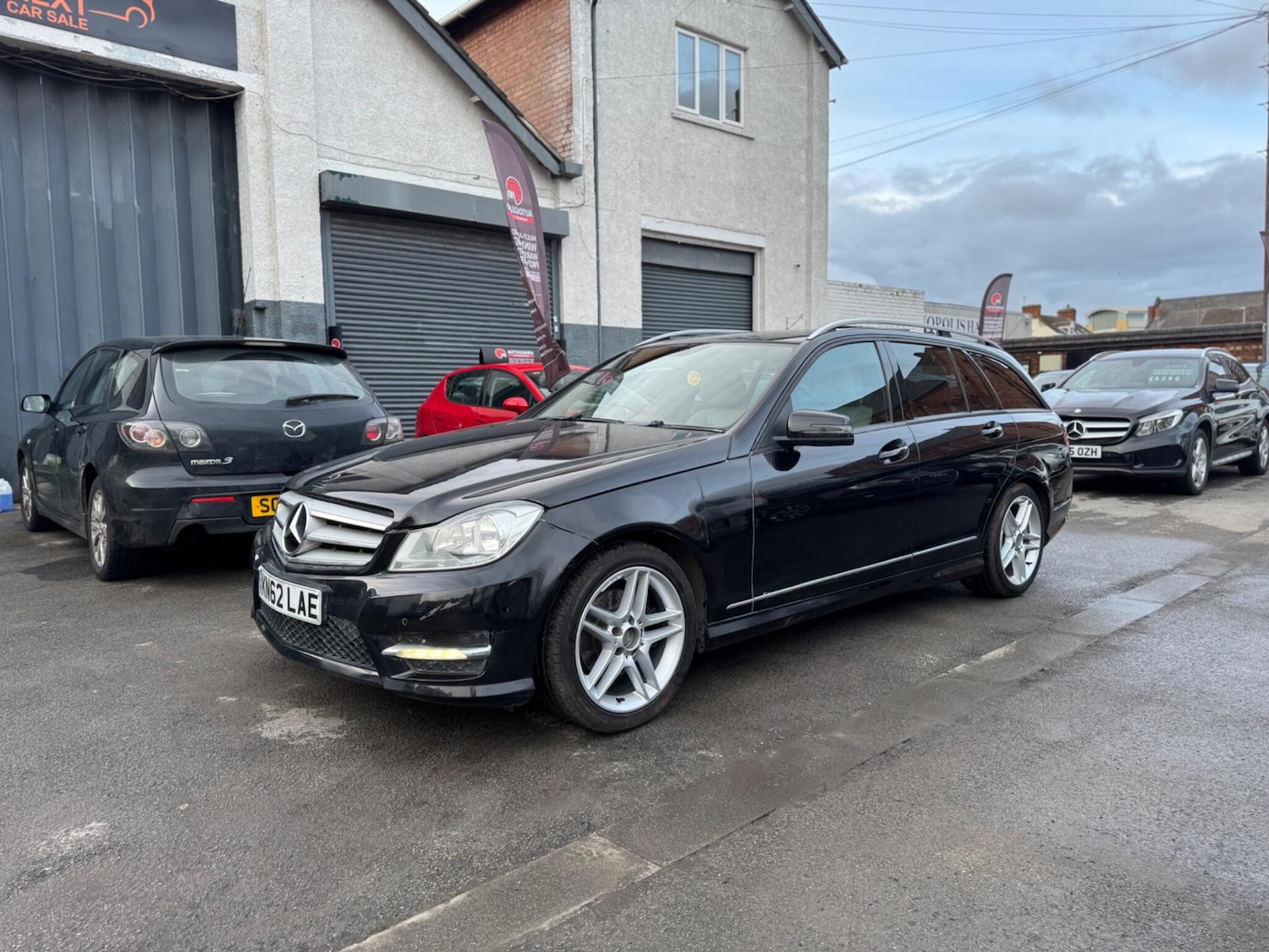 Used Mercedes-Benz C Class 2012 for sale - 77893089: Photo 3