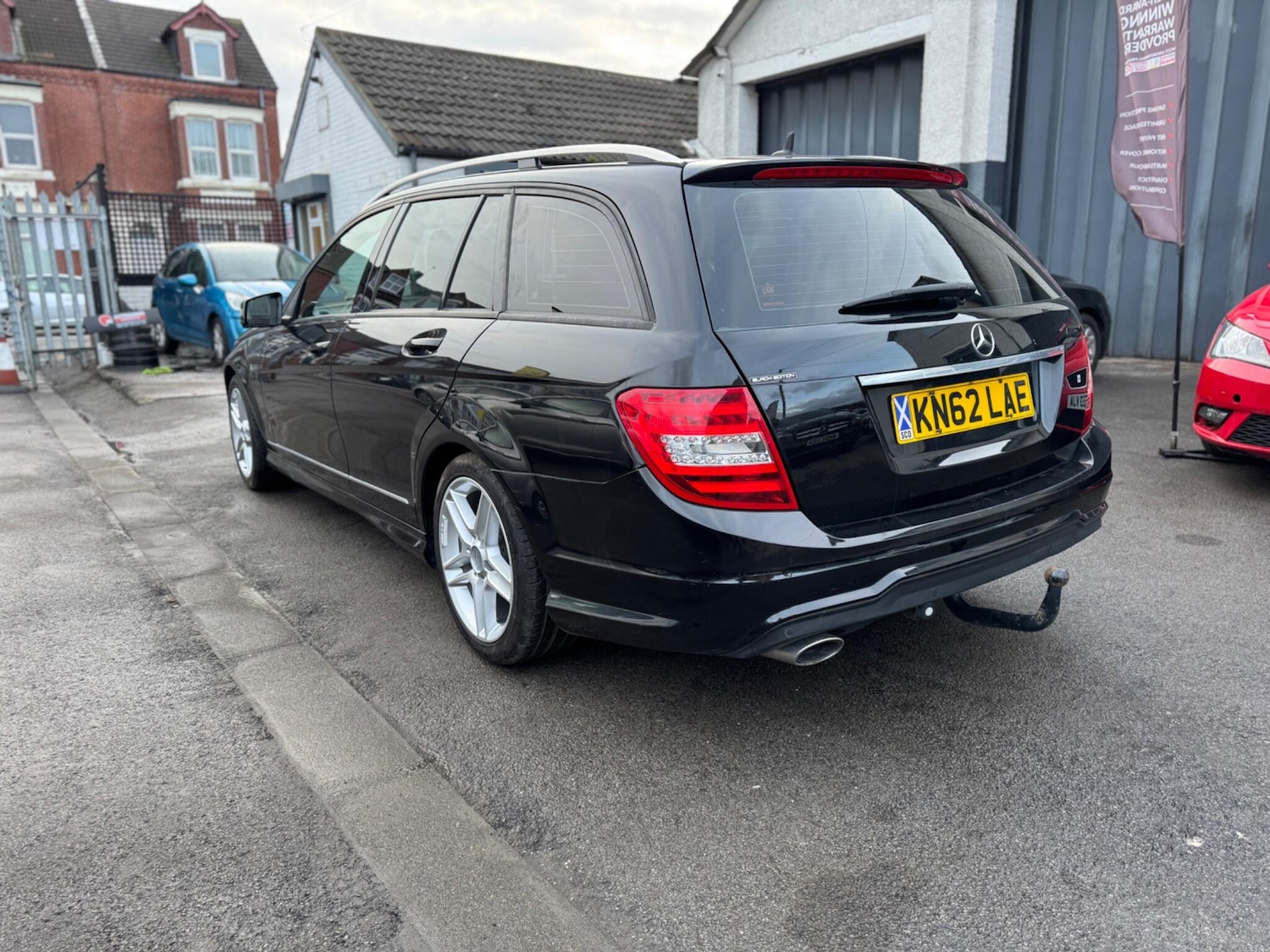 Used Mercedes-Benz C Class 2012 for sale - 77893089: Photo 4