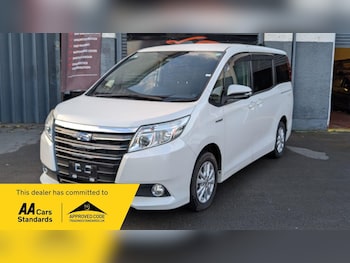 (66) - Toyota Noah 1.8 hybrid 7 seater 5-Door