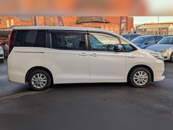 Used Toyota Noah 2016 for sale - 77066915: Photo