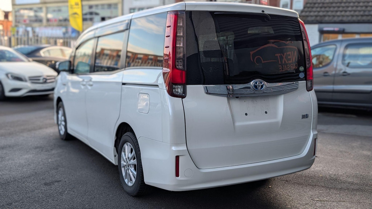 Used Toyota Noah for sale - 77066915: Photo 5