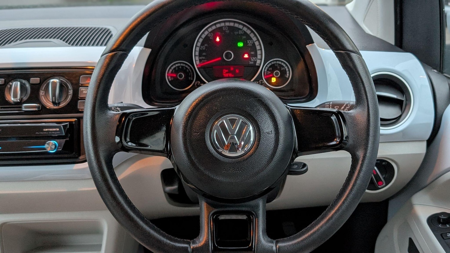 Used Volkswagen up! for sale - 77066685: Photo 11