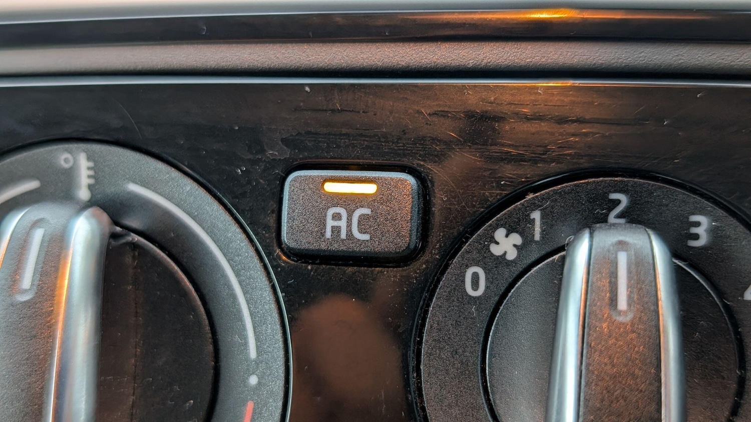 Used Volkswagen up! for sale - 77066685: Photo 14