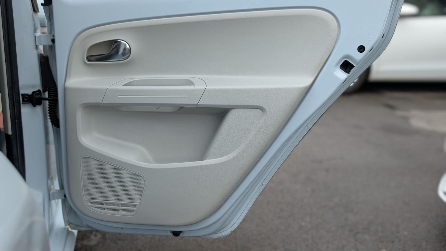 Used Volkswagen up! for sale - 77066685: Photo 35