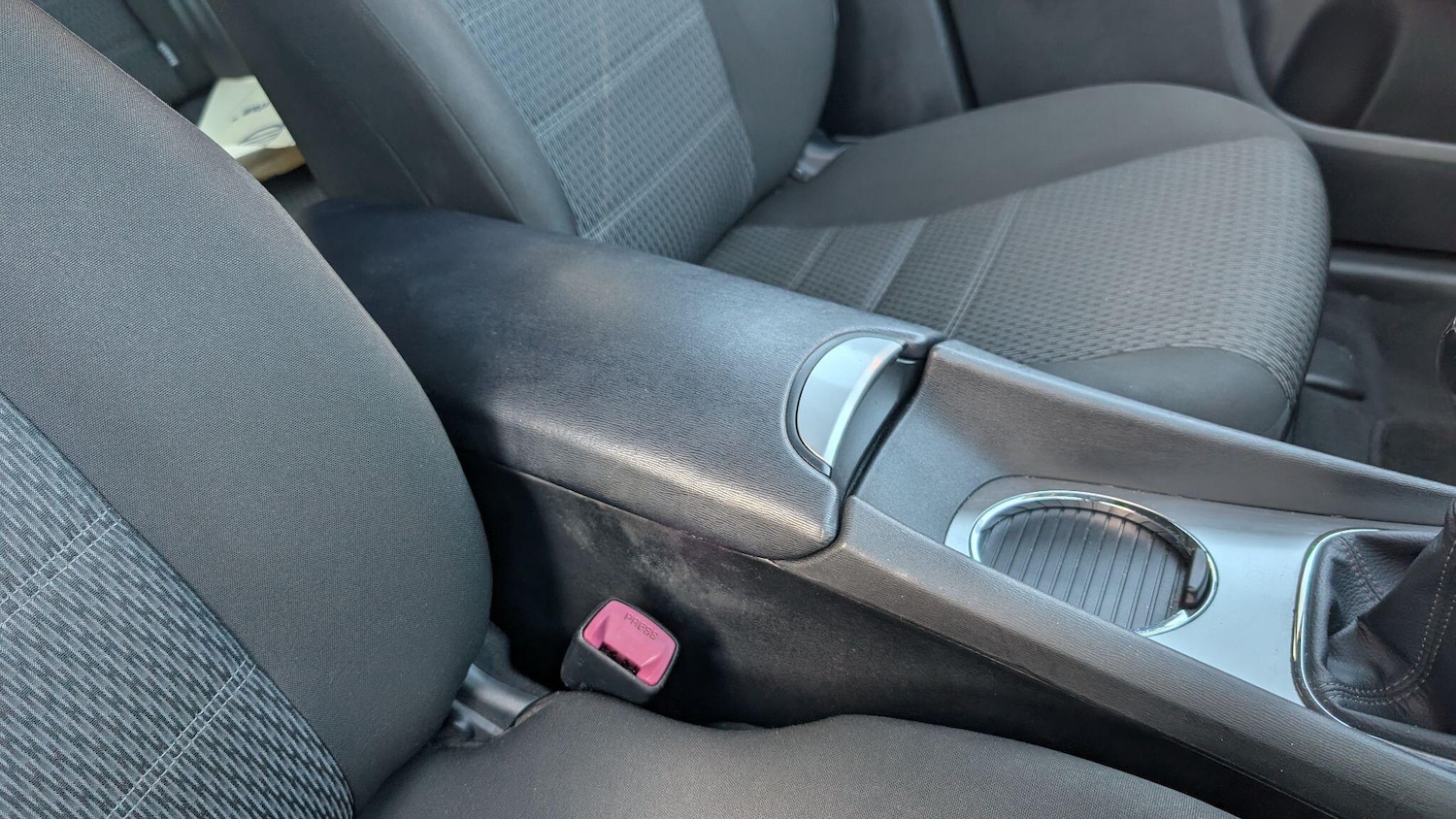 Used Toyota Avensis 2014 for sale - 77066376: Photo 28