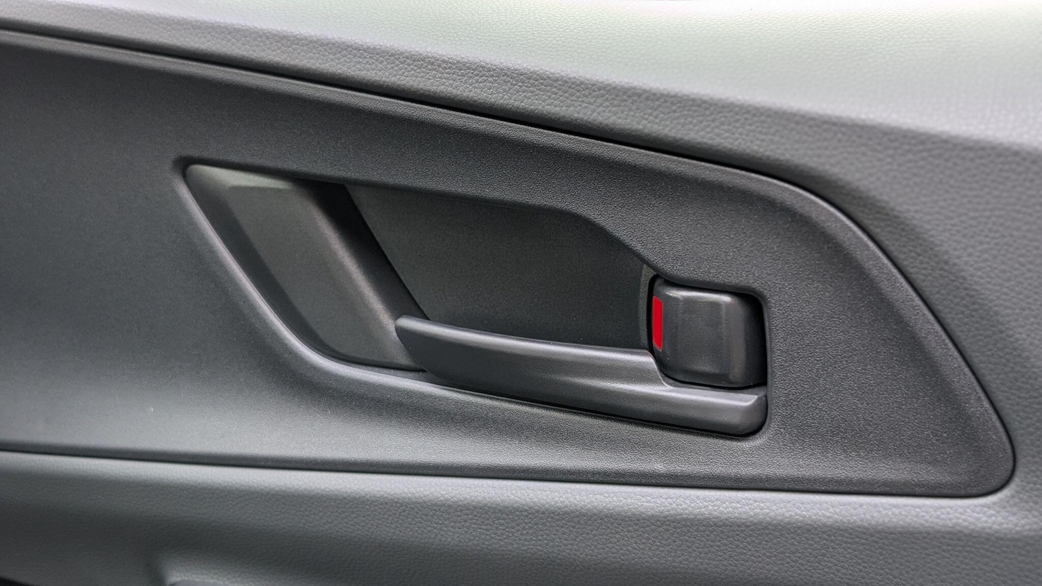 Used Toyota Prius 2025 for sale - 77066315: Photo 24